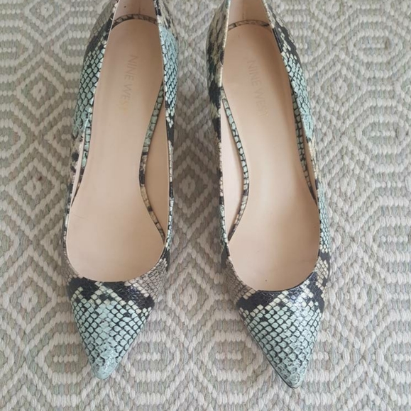 Heels, turquoise. Size 8.5 - Picture 7 of 8